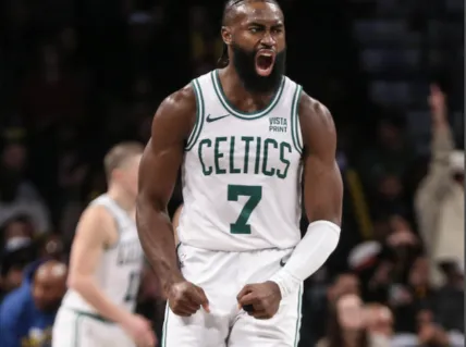 开云全站下载-队史第16位！杰伦-布朗职业生涯首次单赛季得分突破2000分